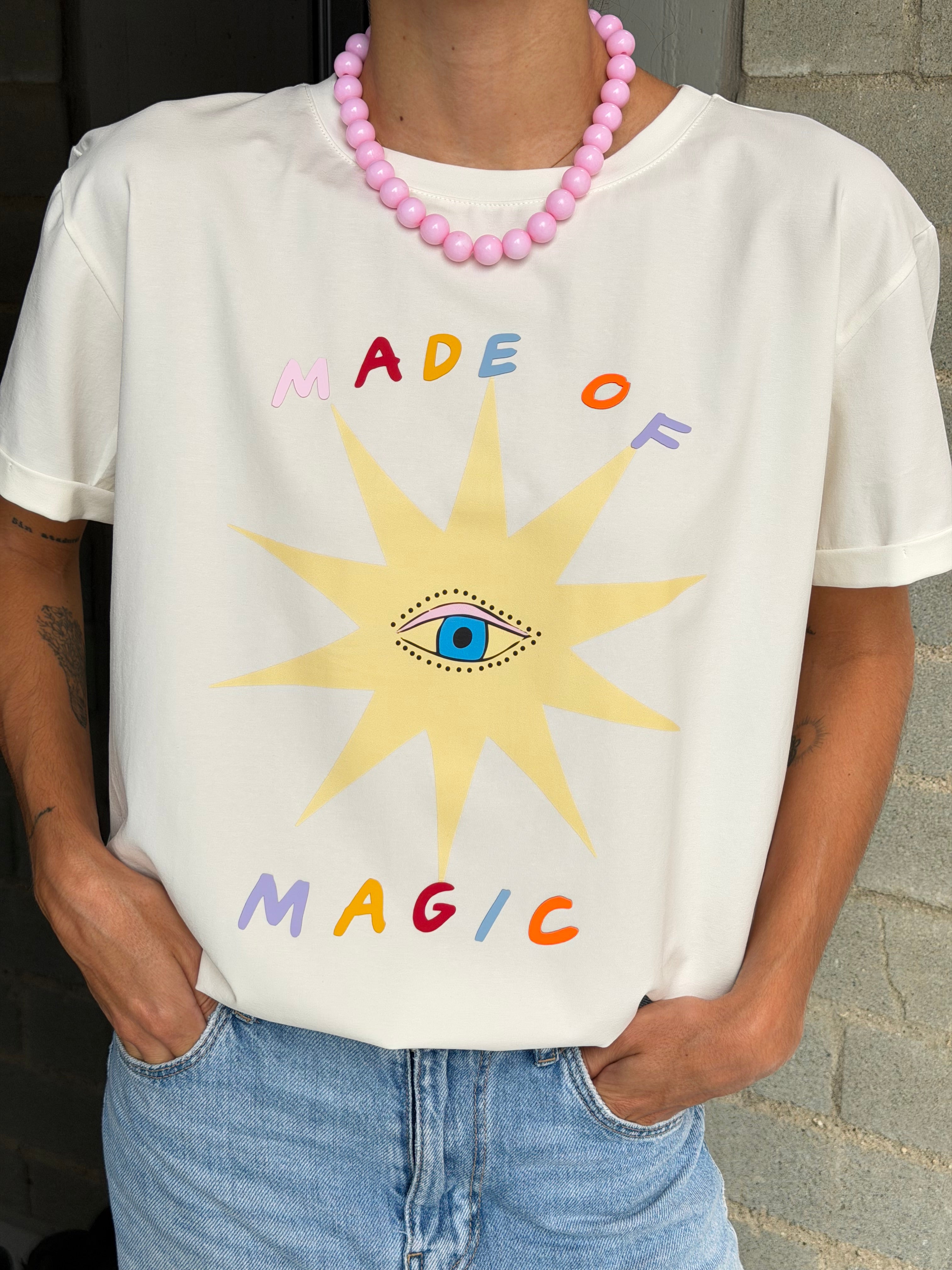 Camiseta hecha de magia