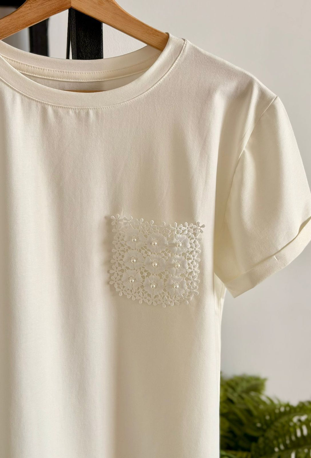 Camiseta bolsillo perlas