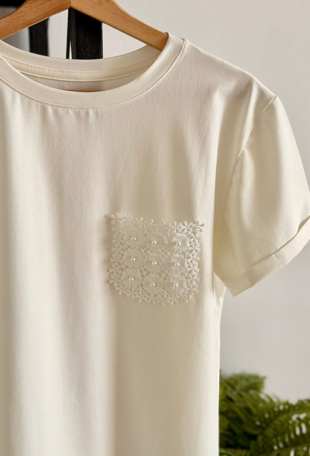 Camiseta bolsillo perlas