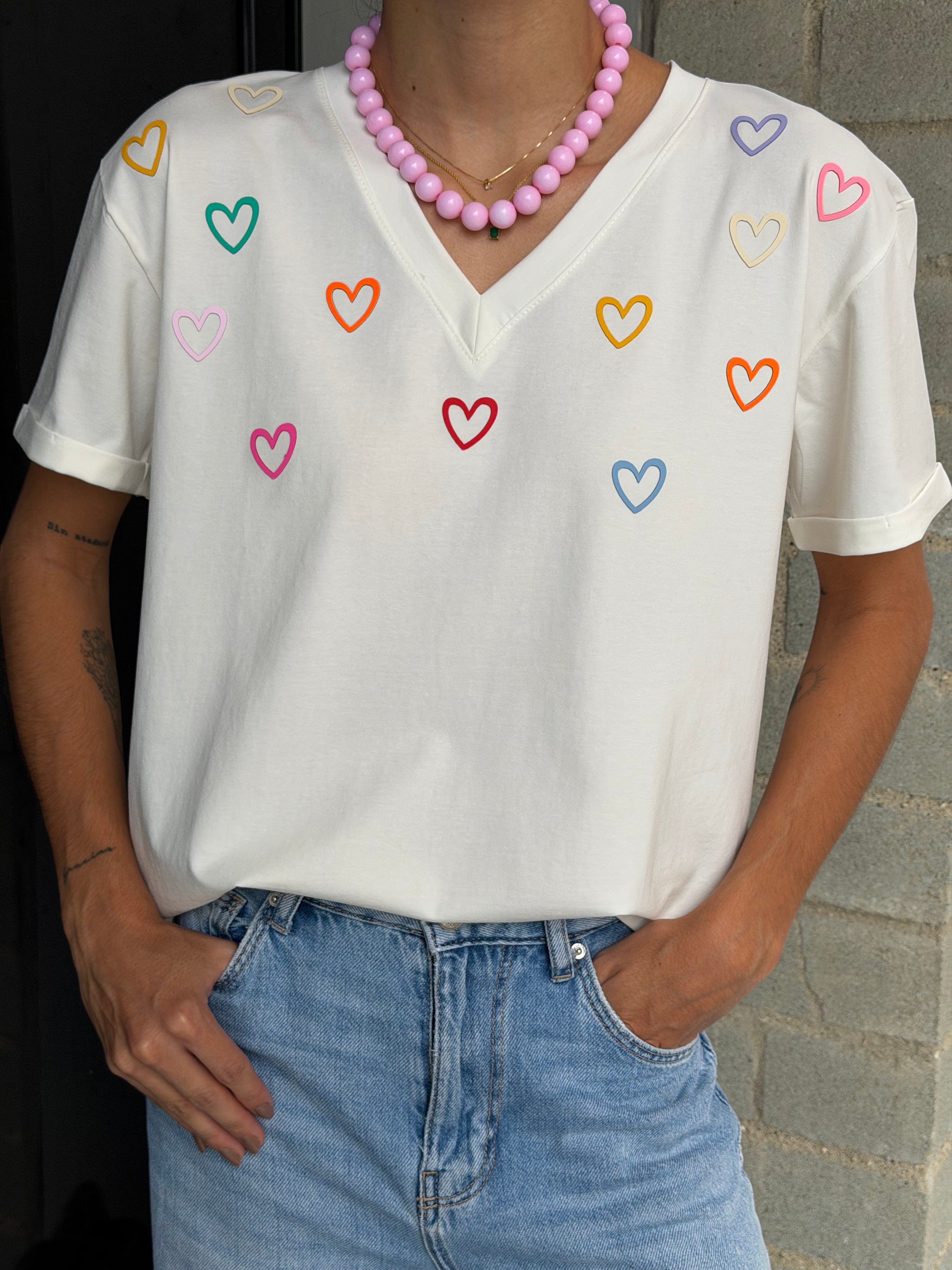 Camiseta corazones de colores