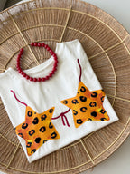 Camiseta con estrellas animal print