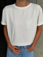 Camiseta bolsillo perlas