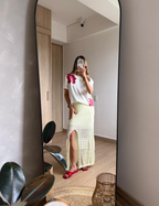 Camiseta con Flores Rojas