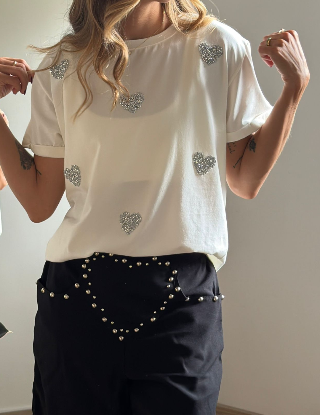 Camiseta con Corazones Brillantes
