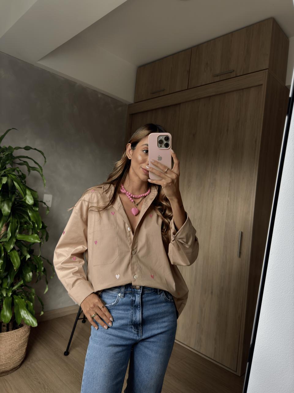 Camisa Camel Corazones