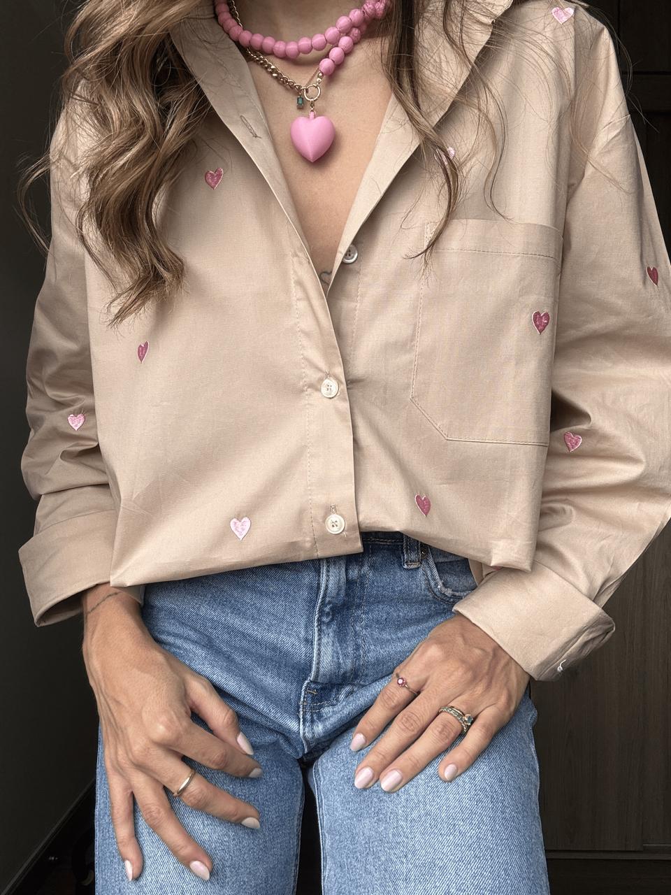 Camisa Camel Corazones