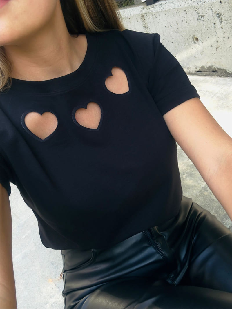 camiseta tres corazones